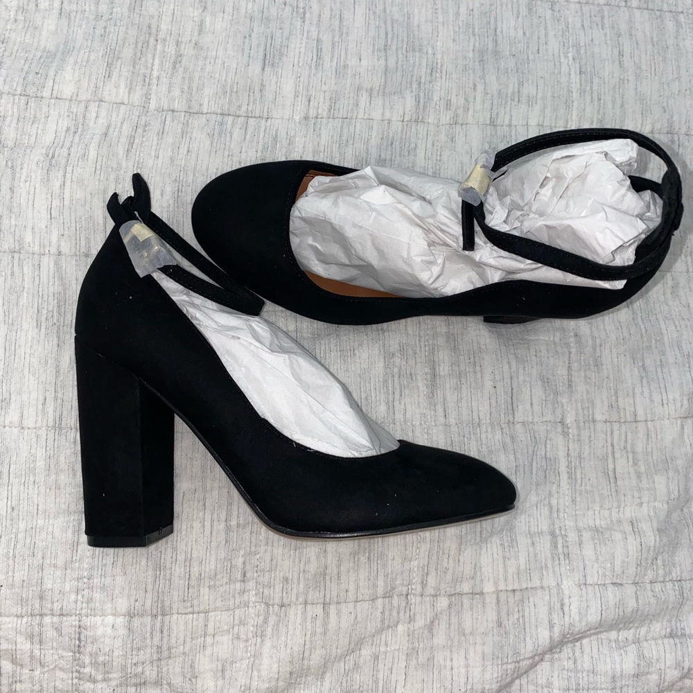 ASOS design • Size 8